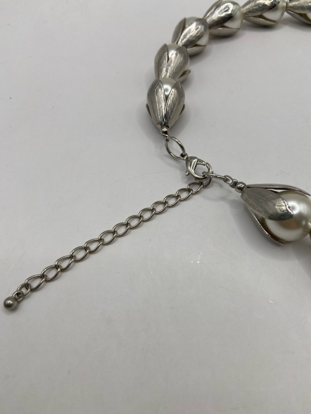 Silver-Tone Faux Pearl Bead Cap Necklace 18 1/2”L With 3”L Extender Feminine - Picture 7 of 8